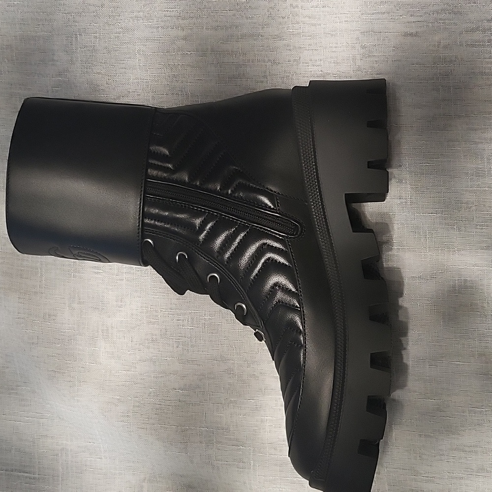 GUCCI Nappa Frances Interlocking GG Black Leather Combat Boots 8 Made in Italy - Picture 7 of 8
